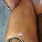 Klassieke En Licht Cognac-kleurige Rundleren Engelse Chesterfield Oorfauteuil thumbnail 7
