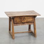 Mooie Antieke Spaanse Salon/ Bijzettafel Van Vruchtbomen Hout Met Originele Handgesmede Nagels thumbnail 2