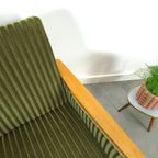 Groen Fluweel Stoffen Fauteuil Met Houten Leuningen thumbnail 12