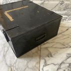 Een Lage Houten Kist, Type Munitiekist, 20e Eeuw thumbnail 5