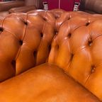 Engelse Bendic Chesterfield 2 Zits Bank + Clubfauteuil In Cognac Leder thumbnail 8