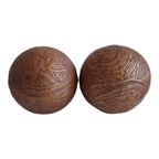 Twee Kunststof Ronde Decoratie Bollen Ø 10 Cm Met Streepmotief thumbnail 4