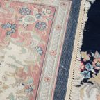 Groot Vintage Kirman Vloerkleed/ Tapijt Met Voornamelijk Donkerblauwe En Roze Kleuren thumbnail 13