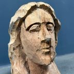 Uit Hout Gesneden Hoofd Van Een Vrouw thumbnail 17