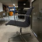 Vitra Eames Vergaderstoel Zwart Hopsak Draaibaar thumbnail 2