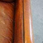 Comfortabele Armchair Gemaakt Van Schapenleer Met Een Mooie Afwerking En Prachtige Kleuren thumbnail 9