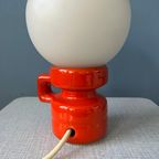 Rode Keramische Midcentury West-Germany Tafellamp Met Witte Opaline Glazen Kap thumbnail 11