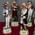 Set Van 10 Napoleontische Militaire Beeldjes (Waaronder Één Beeldje Van Bonaparte). thumbnail 3