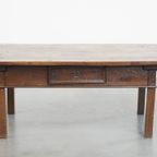 Karaktervolle Antieke Zuid Europese Kastanjehouten Salontafel Uit De 18e Eeuw Met Een Lade thumbnail 3