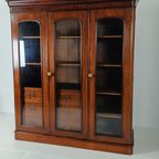 Mahoniehouten Boekenkast Met Drie Deuren thumbnail 17