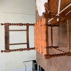 Antieke Houten Spijlenstoel Vs Speels Designobject thumbnail 8