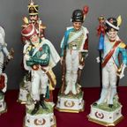 Set Van 10 Napoleontische Militaire Beeldjes (Waaronder Één Beeldje Van Bonaparte). thumbnail 4