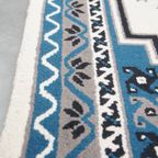 Subtiel Oosters Vloerkleed Met Voornamelijk Blauwe En Witte Tinten En Strakke Patronen 181x90cm thumbnail 2