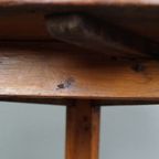 Mooi Hoge Vroeg 19E Eeuwse Engelse Pinewood Cricket Table Met Originele Spijkers En Oxidatie thumbnail 9