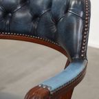 Geweldige Set Bestaande Uit Een Schrijftafel En Een Blauwe Rundleren Chesterfield Bureaustoel In thumbnail 24