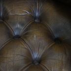 Mooie Vintage Engelse Rundleren Chesterfield Button Seat Fauteuil thumbnail 13