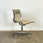 Herman Miller Ea 106 Draaibare Crème Leren Designstoel thumbnail 7