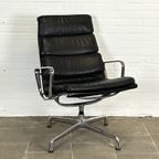 Ea219 Soft Pad Fauteuil Van Charles & Ray Eames Voor Vitra thumbnail 4