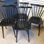 Mooie Set Van 4 Zwarte Retro Vintage Spijlen Stoelen thumbnail 2