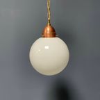 Opaline Glazen Bollamp Met Koperen Armatuur thumbnail 3