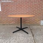 Ronde Design Tafel Met Stervoet 120 Cm Diameter thumbnail 3