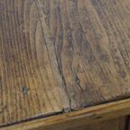 Charmante En Grote Antieke Eettafel Met Een Lade En Prachtige Originele Details thumbnail 2