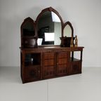Zeldzaam 19e-eeuws Engels Arts & Crafts Eikenhouten Dressoir Van Pratt & Prince – Inlegwerk Met Zonnebloemmotie thumbnail 3
