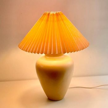 Grote Terracotta Lamp Met Perzik Plisse Kap
