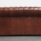 Mooie En Complete Set Van Een 2,5 Zits En 2 Zits Bruine Engelse Rundleren Chesterfield Bank thumbnail 19