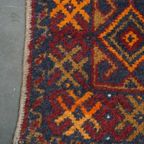 Uniek En Oud Oosters Vloerkleed Met Geweldige Kleuren En Onder Andere Oranje Details 135x81cm thumbnail 4