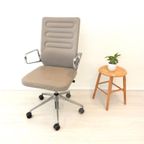 Vitra Ac4 Bureaustoel Design thumbnail 2
