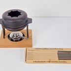Vintage Fondueset Kosta Boda Shop Gietijzer Hout Zweden '60 thumbnail 9