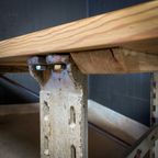 Industriële Eettafel – Antiek Houten Blad – Stalen Machine Onderstel thumbnail 13