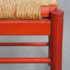 Leuke Rode Vintage Houten Jaren ’70 Stoel Met Een Gevlochten Rieten Zitting thumbnail 7