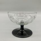 Set Vintage Gegraveerde Coupe Glaasjes Zwarte Voet 3 Stuks thumbnail 4