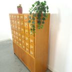 Oude Houten Ladekast Met Uitschuifbare Planken Vintage thumbnail 18
