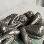 Moderne Kunst. "Tired Of Love" Marmer, Brons. thumbnail 5