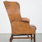 Klassieke Vintage Rundleren Engelse Chesterfield Oorfauteuil In Een Lichte Cognac Kleur thumbnail 4