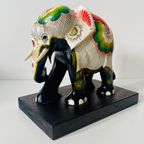 Vintage Oosterse Olifant Kleurrijk Op Teak Houten Plank thumbnail 2