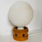 Mushroom Lamp Met Houten Voet En Wit Glazen Bol thumbnail 7