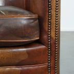 Tijdloze En Stoere Cognac-Kleurige Schapenleren Clubfauteuil Met Een Correcte Afwerking thumbnail 11
