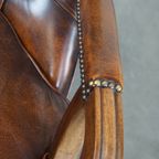 Comfortabele En Klassieke, Prachtig Gekleurde Engelse Rundleren Chesterfield Fauteuil thumbnail 7