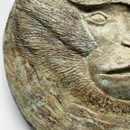 Bas-relief ‘apenkop’ In Keramiek thumbnail 3