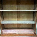 Belgische Pitch Pine Schoolkast Met Ribbelglas thumbnail 13
