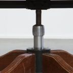 Klassieke En Tijdloze Rundleren Engelse Stijl Bureaustoel Op Wieltjes Gecombineerd Met Hout thumbnail 17