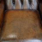 In Nette Staat Verkerende Klassieke Cognac Bruine Rundleren Chesterfield Oorfauteuil thumbnail 6