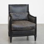 Unieke En Karaktervolle, Strakke Zwarte Art Deco Design Rundleren En Houten Armchair thumbnail 2