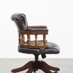 Chesterfield Bureaustoel Op Wieltjes, Draaibaar En Kantelbaar In Een Mooie Donker Bruine Kleur thumbnail 3