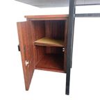 Vintage Houten Bureau Met Zwevend Blad En Zwart Frame thumbnail 9