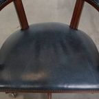 Geweldige Set Bestaande Uit Een Schrijftafel En Een Blauwe Rundleren Chesterfield Bureaustoel In thumbnail 19